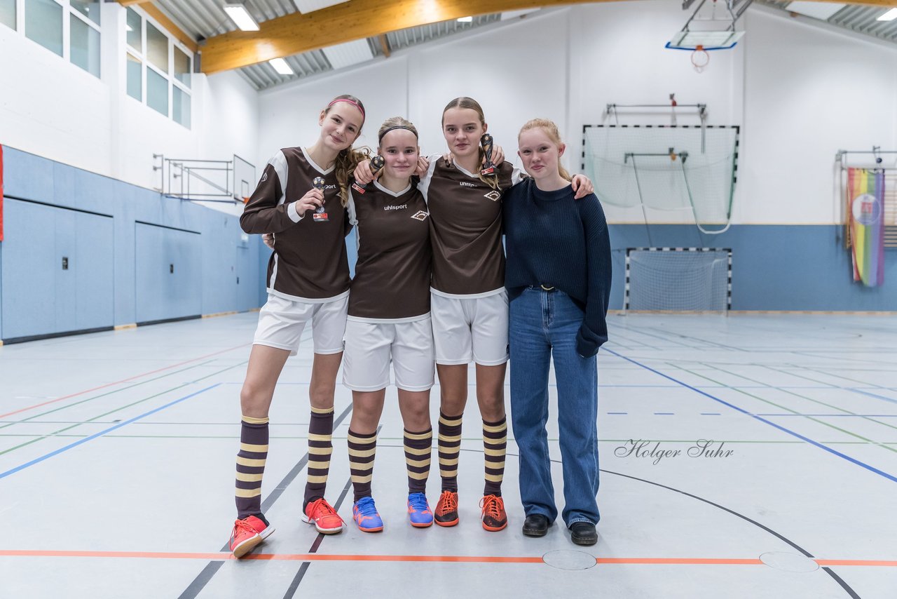 Bild 100 - C-Juniorinnen Loewinnen Cup